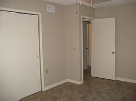 6114 Hopes Ferry St, San Antonio, Tx 78233 3 Beds 2 Baths 1,337 in San Antonio, TX (Photo 4 of 11)