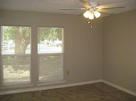 6114 Hopes Ferry St, San Antonio, Tx 78233 3 Beds 2 Baths 1,337 in San Antonio, TX (Photo 8 of 11)