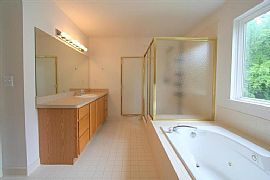 4 Bed, 2.5 Bath, 2930 Sqft, $1,800 in Ann Arbor, MI (Photo 8 of 12)