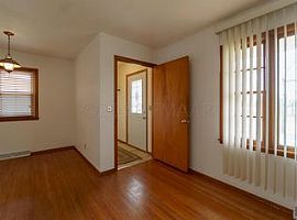 3 Beds 1 Bath in Bemidji, MN (Photo 3 of 5)