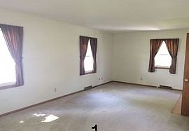 4 Beds 1.5 Baths in Kelley, IA (Photo 4 of 6)