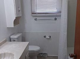 4 Beds 2 Baths in Des Moines, IA (Photo 2 of 4)