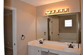 3 Bed, 2.0 Bath, 1560 Sqft, $950 in Madison, MS (Photo 6 of 10)