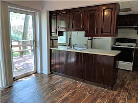 4 Bed, 3.0 Bath, 1520 Sqft, $950 in Saint Louis, MO (Photo 4 of 10)