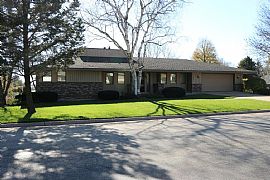 3 Bedroom 1401 E Garfield St # Hous Mount Horeb Wi 53572 in Mount Horeb, WI