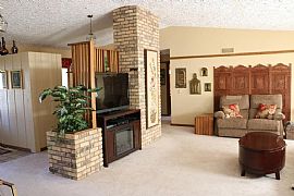 3 Bedroom 1401 E Garfield St # Hous Mount Horeb Wi 53572 in Mount Horeb, WI (Photo 2 of 10)