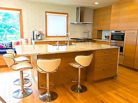 3 Bedroom 7415 N Beach Dr, Fox Point Wi 53217 in Fox Point, WI (Photo 4 of 10)