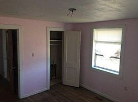 A Beautiful 3 Bedroom Apartment, with 2 Bathrooms in Lily, KY (Photo 11 of 12)