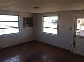 A Beautiful 3 Bedroom Apartment, with 2 Bathrooms in Lily, KY (Photo 4 of 12)