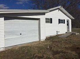 A Beautiful 3 Bedroom Apartment, with 2 Bathrooms in Lily, KY (Photo 7 of 12)