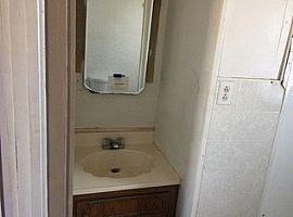 A Beautiful 3 Bedroom Apartment, with 2 Bathrooms in Lily, KY (Photo 8 of 12)