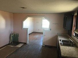 A Beautiful 3 Bedroom Apartment, with 2 Bathrooms in Lily, KY (Photo 9 of 12)