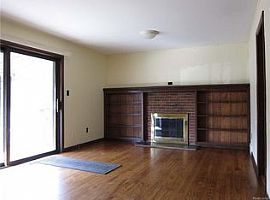 5099 Mansfield Ave, Royal Oak, Mi 48073  in Royal Oak, MI (Photo 4 of 7)