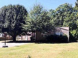 2215 California St Se, Huntsville, Al 35801 in Huntsville, AL (Photo 10 of 10)