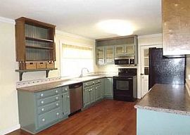 2215 California St Se, Huntsville, Al 35801 in Huntsville, AL (Photo 4 of 10)