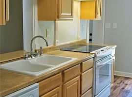 910 Graycroft Dr Sw,Huntsville, Al 35802 in Huntsville, AL (Photo 9 of 10)