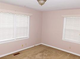 2310 Poincianna St Sw Huntsville, Al 35801 in Huntsville, AL (Photo 3 of 12)