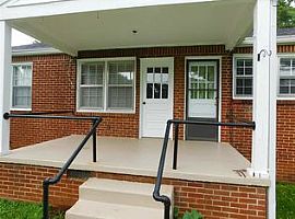 2310 Poincianna St Sw Huntsville, Al 35801 in Huntsville, AL (Photo 5 of 12)