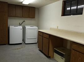 3 Beds 1 Bath in Vancouver, WA (Photo 5 of 5)
