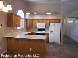 2112 Town and Country Dr, Sierra Vista, Az 85635 in Sierra Vista, AZ (Photo 2 of 12)