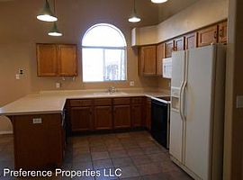 2112 Town and Country Dr, Sierra Vista, Az 85635 in Sierra Vista, AZ (Photo 8 of 12)