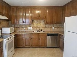  1811 Young Farm Rd, Montgomery, Al 36106 in Montgomery, AL (Photo 3 of 12)