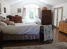 33350 S Woodland Rd, Pepper Pike, Oh 44124 3 Beds 2.5 Baths in Pepper Pike, OH (Photo 3 of 8)