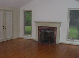 33350 S Woodland Rd, Pepper Pike, Oh 44124 3 Beds 2.5 Baths in Pepper Pike, OH (Photo 7 of 8)