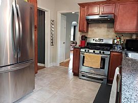 1075 Berne St Se, Atlanta, Ga 30316 The Rent Is $300 in Atlanta, GA (Photo 8 of 9)