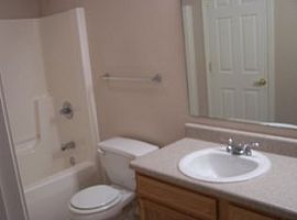  504 S Sunny Ln, Urbana, Il 61802 3 Beds 1 Bath 1,020 Sqft in Urbana, IL (Photo 4 of 4)