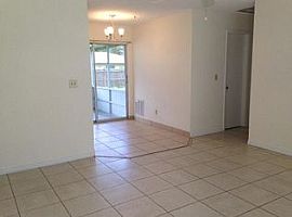  87 Oberlin Rd, Venice, Fl 34293 2 Beds 1 Bath 816 Sqft in Venice, FL (Photo 2 of 6)