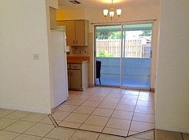  87 Oberlin Rd, Venice, Fl 34293 2 Beds 1 Bath 816 Sqft in Venice, FL (Photo 3 of 6)