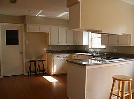 210 Oak Hollow St, Conroe, Tx 77301 Rent$750 and Dep $750 in Conroe, TX (Photo 4 of 7)