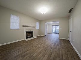 8742 Shadycreek Dr in Dayton, OH (Photo 3 of 12)