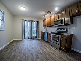 8742 Shadycreek Dr in Dayton, OH (Photo 4 of 12)