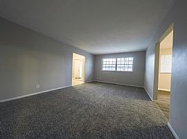 8742 Shadycreek Dr in Dayton, OH (Photo 7 of 12)