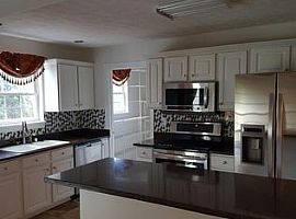 5113 Silverton Ln, Louisville, Ky 40241 4 Beds 2 Baths in Louisville, KY (Photo 3 of 10)