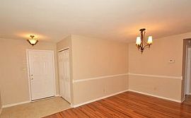 1208 N Aberdeen Dr, Franklin, in 46131 3 Beds 2.5 Baths in Franklin, IN (Photo 2 of 9)