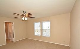 1208 N Aberdeen Dr, Franklin, in 46131 3 Beds 2.5 Baths in Franklin, IN (Photo 4 of 9)