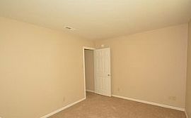 1208 N Aberdeen Dr, Franklin, in 46131 3 Beds 2.5 Baths in Franklin, IN (Photo 6 of 9)