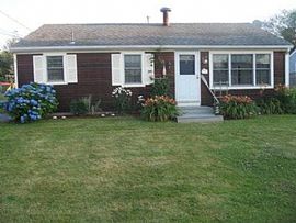 30 Durkin Dr, Narragansett, Ri 02882 in Narragansett, RI