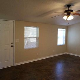 Adorable Single Family Home 3 Bed,  2 Bath in Jacksonville, FL (Photo 2 of 5)