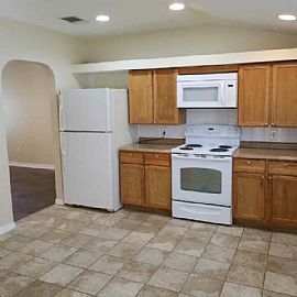 Adorable Single Family Home 3 Bed,  2 Bath in Jacksonville, FL (Photo 3 of 5)