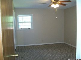 3 Bedroom 2 Bath Single Family South Huntsville, Great Location in Huntsville, AL (Photo 3 of 3)