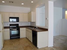 6915 S 8th Dr, Phoenix, Az 85041 in Phoenix, AZ (Photo 3 of 8)