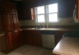 227 White Plains Rd, Trumbull, Ct 06611 in Trumbull, CT (Photo 4 of 5)