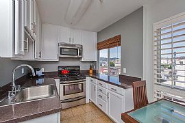 Conveniently Located Modern Condo on Third Street. in San Francisco, CA (Photo 4 of 6)