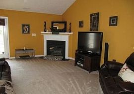 114 White Pine Dr, Raeford Rent 550 Deposit 550 Total 1100 in Raeford, NC (Photo 2 of 7)