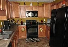 114 White Pine Dr, Raeford Rent 550 Deposit 550 Total 1100 in Raeford, NC (Photo 7 of 7)