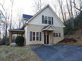285 Squirrel Hollow Dr, H Rent 500 Deposit 500 Total 1000 in Hendersonville, NC